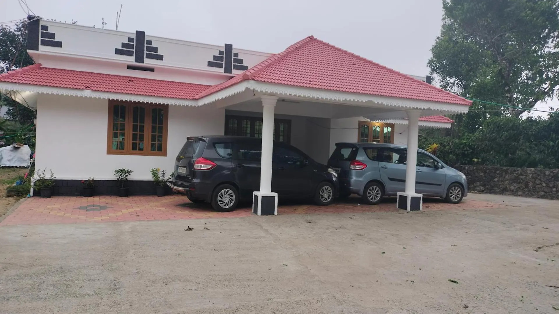 Maverick Holidays Inn Family Villa 3 Vagamon India